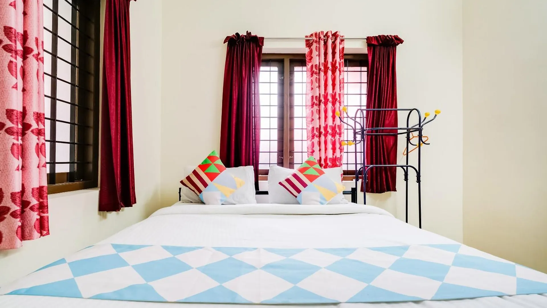 Hotel O Aashniya Homes Elūr